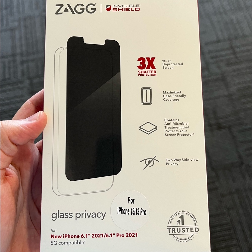 Iphone 13/13 Pro Privacy Screen Protector still in box!
